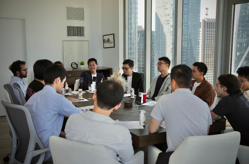 Roundtable chat · 12–20, closed-door